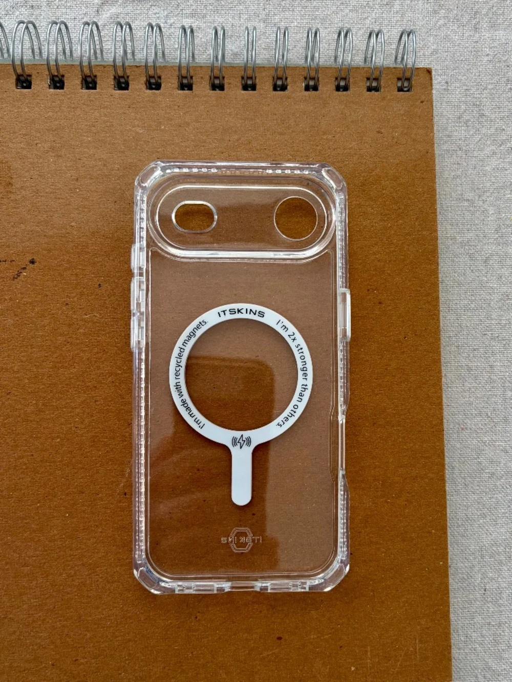 iPhone Air (17) IT Skins Hybrid Clear heavy-duty phone case